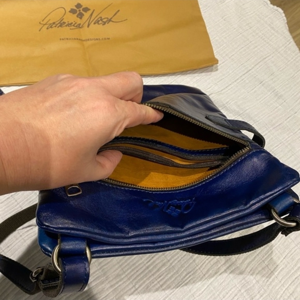 Patricia Nash Blue Embossed Leather Crossbody Bag - Picture 4 of 7